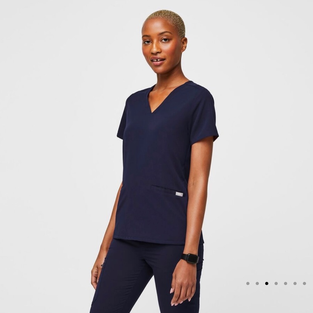 FIGS Casma Three Pocket Scrub Top Navy Blue